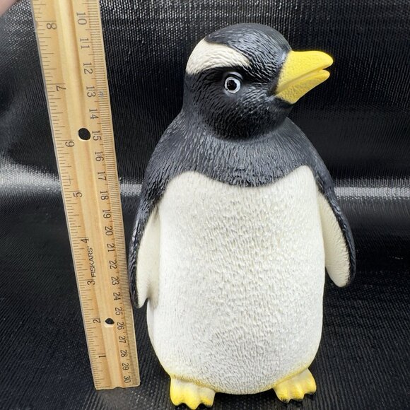 Harvey Knox Kingdom Penguin Signed House Of Global Art Large Figure 8inch VTG - Picture 4 of 11
